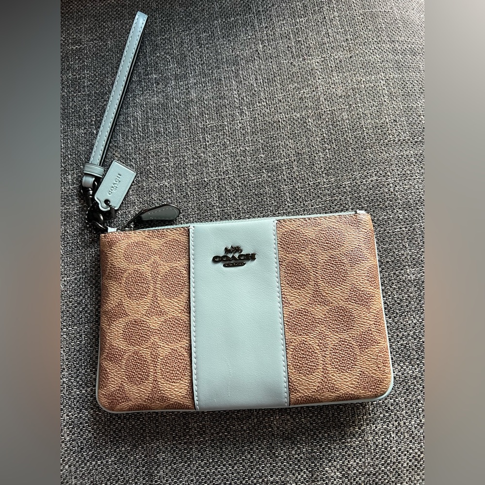Coach womens wristlet